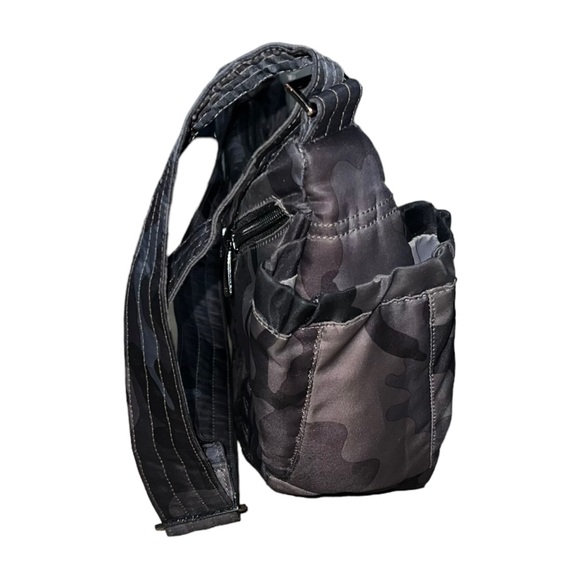 Lug Boomerang Charcoal-Gray Camo Print Crossbody Sling Freestyle Bag AS IS - Picture 8 of 16